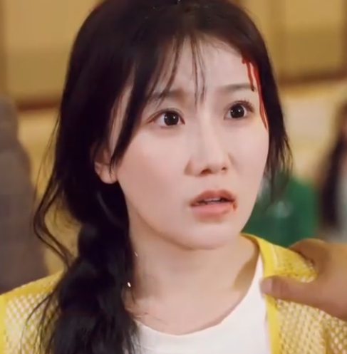 Gadis Kurir Pewaris Takhta