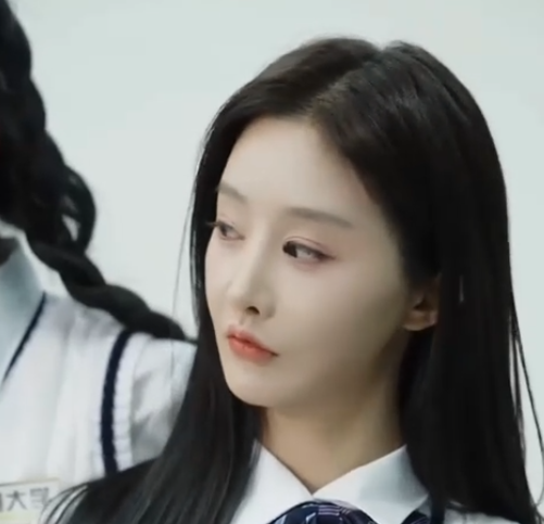 Rebut Kembali Kehidupan Ratu Sekolah