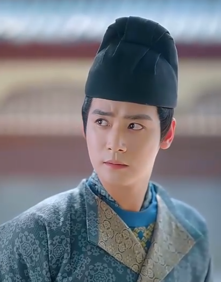 Hidup Santai di Istana