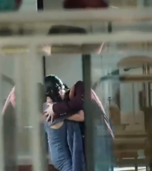 left eye suddenly can penetrate everything